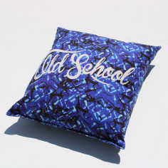PLYŠOVÝ POLŠTÁŘ OLD SCHOOL DÁNSKÉM STYLU, MODRÝ DP03 2