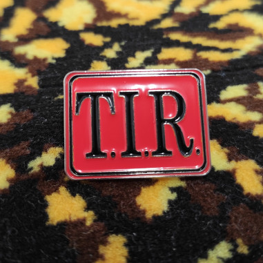 PIN BADGE TIR PLAAT ROOD EN ZWART
