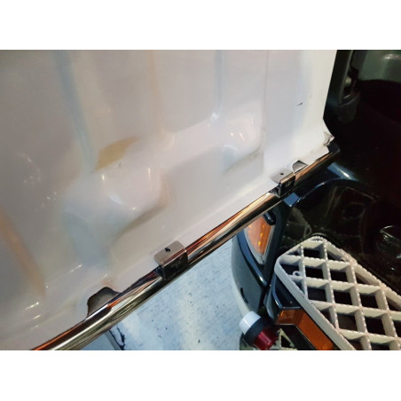 SCANIA R TUBERÍAS DE ACERO INOXIDABLE BAJO LA CABINA