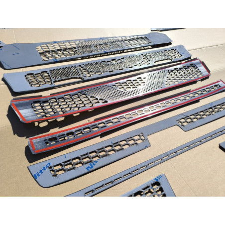 SCANIA NEXT GEN V8 S GRILL STAINLESS CHROME DECOR (VERSION WITH LAMPS)