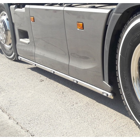 TUBERÍAS LATERALES DE ACERO INOXIDABLE SCANIA NEXT GEN CON ORIFICIOS PARA FT-015