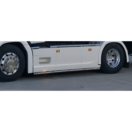 SCANIA NEXT GEN ROSTFRI SIDORÖR MED HÅL FÖR FT-015