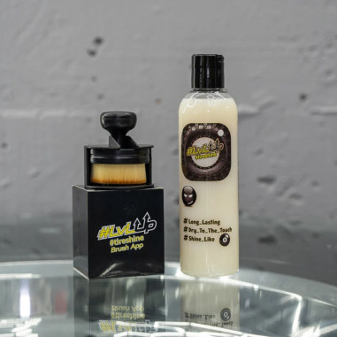 LvLUp TIRESHINE 250 ml MINIKIT PRÉPARATION POUR L'ENTRETIEN DES PNEUS