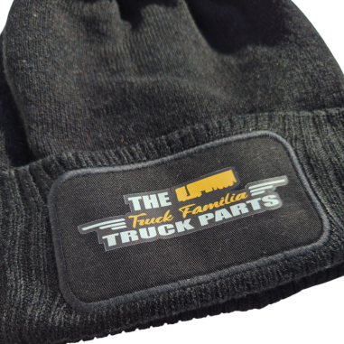 VINTERHATT MED POMPOM "THE TRUCK FAMILIA"