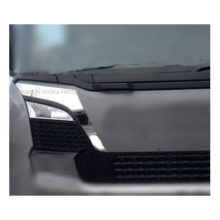 SCANIA NG HALOGÉN KÖZÉPSŐ ROZSDAMENTES DÍSZÍTÉS