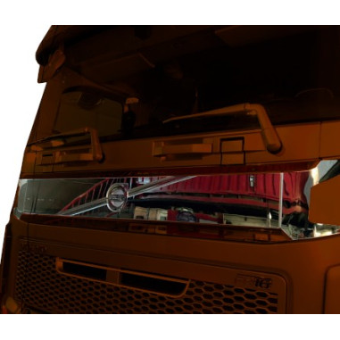 VOLVO FH4 GRIGLIA IN ACCIAIO INOX COFANO CROMATO MANICHINO