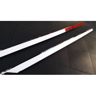 SCANIA 4 R BANDE CHROMÉE SOUS LE PARE-BRISE