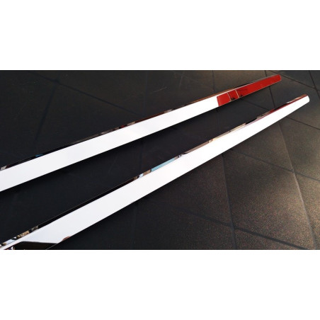 SCANIA 4 R BANDE CHROMÉE SOUS LE PARE-BRISE