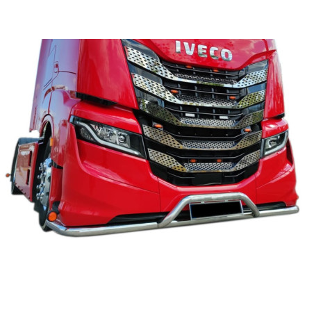 IVECO S-WAY TUBERÍA DE ACERO INOXIDABLE BAJO EL PARACHOQUES CON BIGOTE